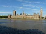 London  Spaziergang Hous of Parlament - Big Ben mit Themse (GB).